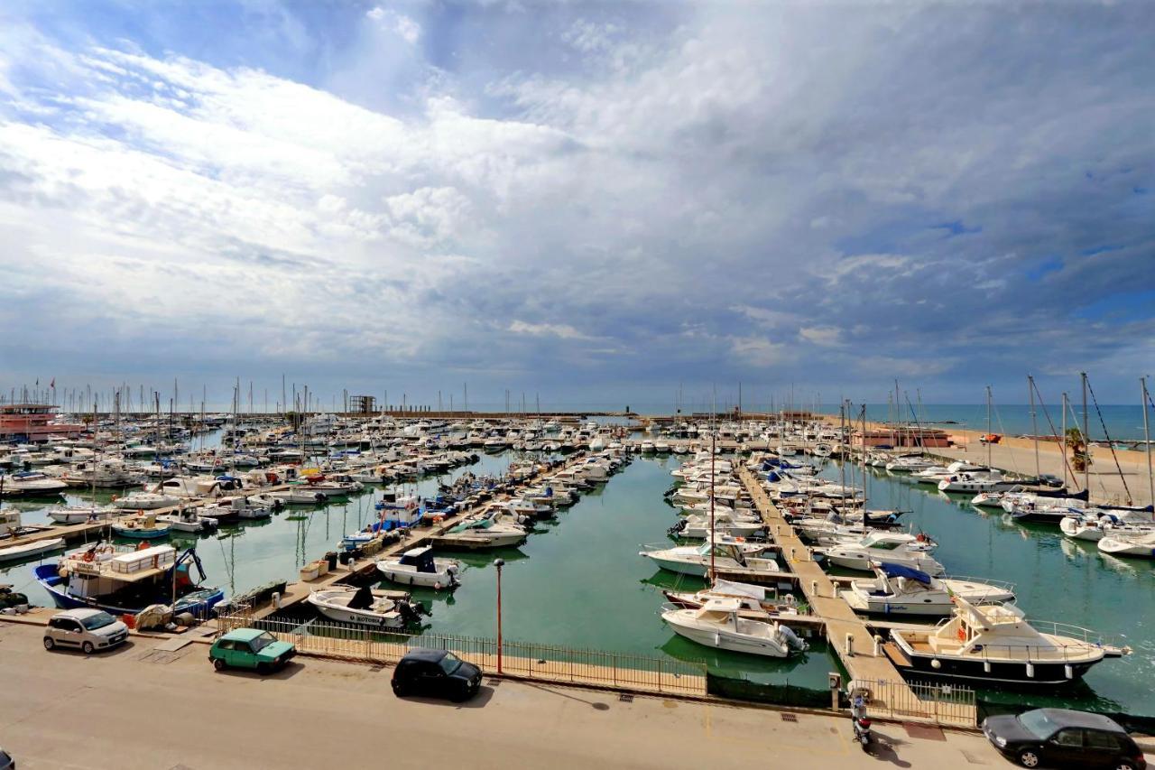 Il Borgo Luxury Suites Nettuno Exterior photo